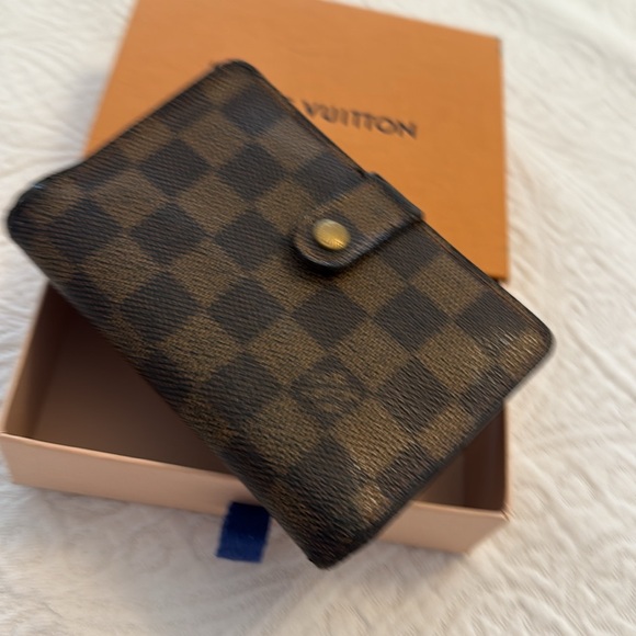 Louis Vuitton wallet - fair condition - Picture 1 of 14